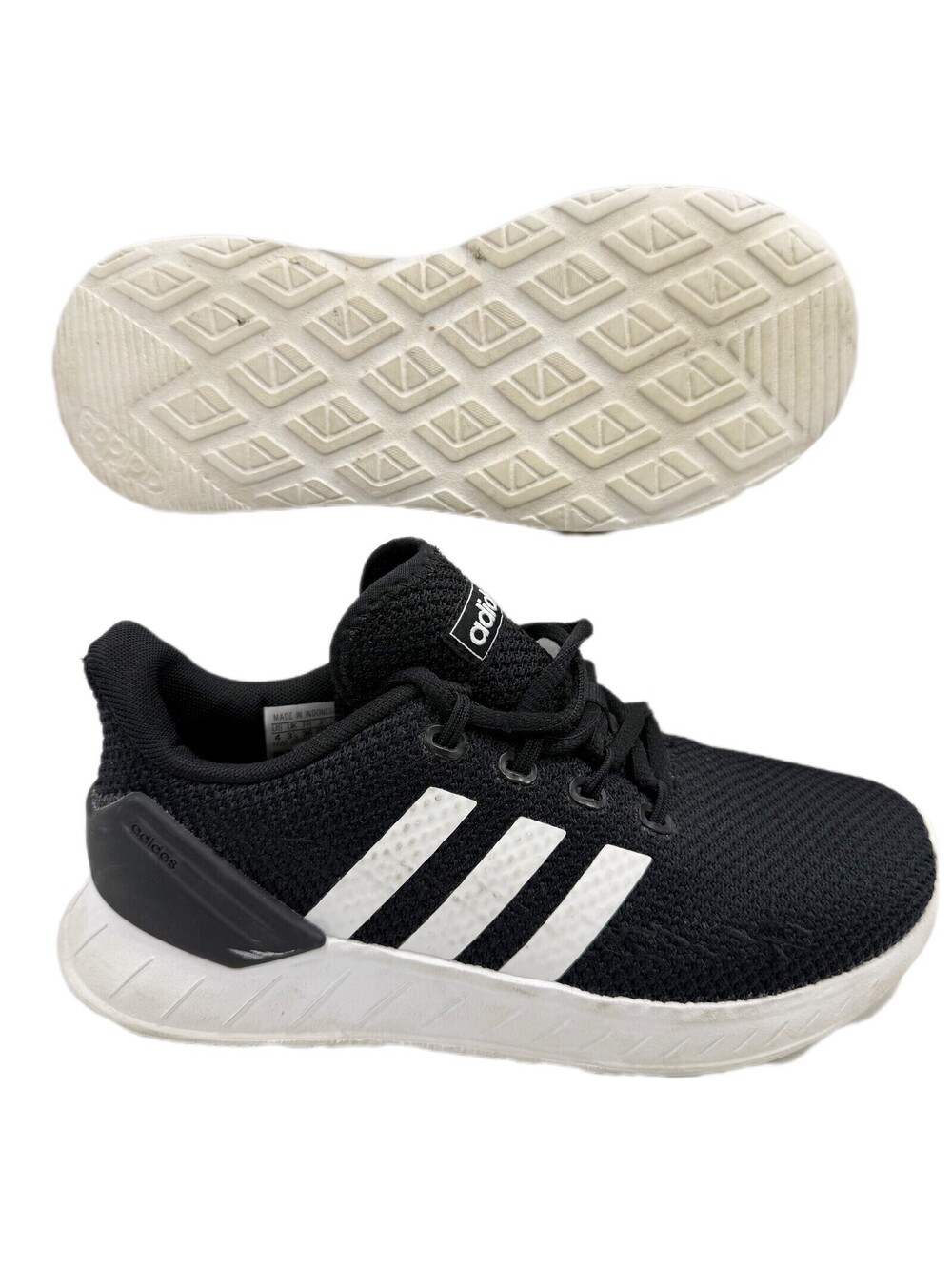 Adidas Questar Flow NXT Lace Low Running Sneaker FZ-2957 Black White Boy Size 4